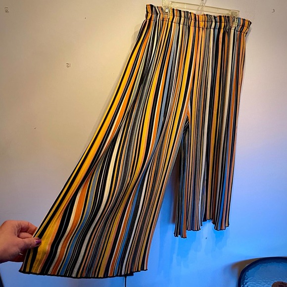 Striped Palazzo Pants - Picture 3 of 8